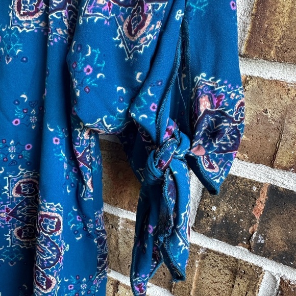 Renee C. Blue and White Relaxed Blouse with 3/4 Sleeves - Picture 6 of 6